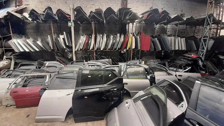 Portas de automóveis disponíveis